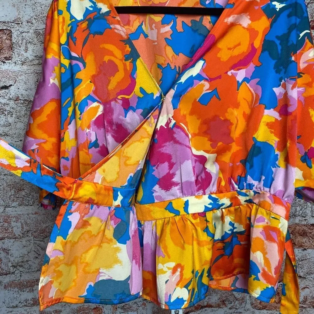 Womenʻs Brightly Colored Floral Wrap Blouse Medium